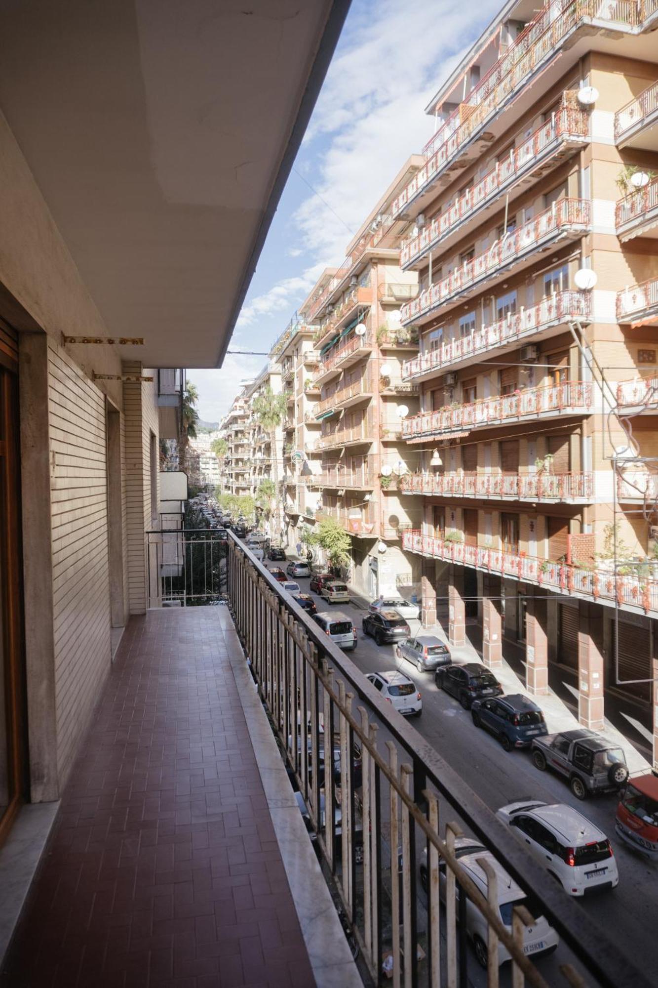 Domus Aurea Relax Room Salerno Exterior foto
